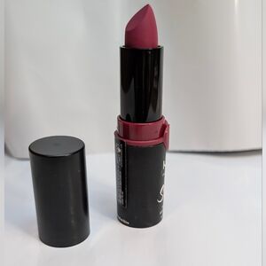 NYX Suede Matte Lipstick -Color Sweet Tooth